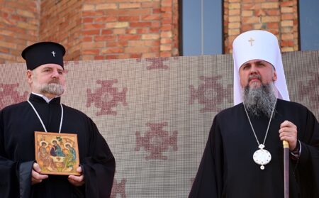 Предстоятель у Черкасах відзначив захисників Батьківщини та військових медиків