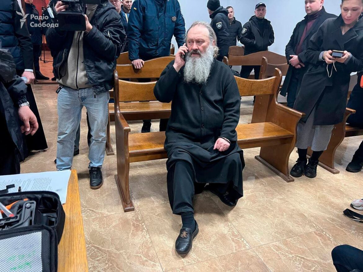 Суд продовжив домашній арешт митрополиту УПЦ з Московським патріархатом
