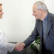 Посланець Папи провів зустріч із дитячим омбудсменом РФ, яку розшукує Гаага