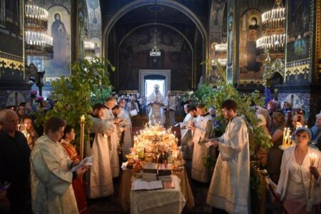 Святійший Патріарх Філарет звершив Божественну літургію та панахиду у Троїцьку поминальну суботу
