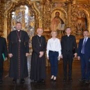 Кардинал Маттео Дзуппі відвідав Софійський собор у Києві, сприяючи екуменічному діалогу