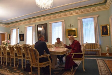 Зустріч Святішого Патріарха Філарета з політичним діячем Павлом Кириленком: Збереження українських духовних цінностей