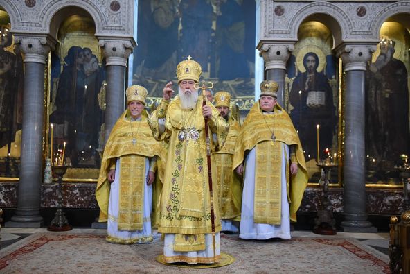 Патріарх Філарет звершив Божественну літургію та молебень до всіх святих в Володимирському соборі