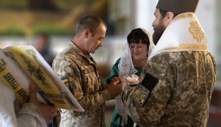 Вінчання двох чарівних пар на фронті: початок спільного життя наповнених любов’ю та щастям