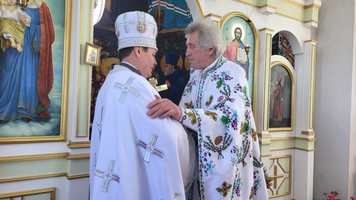 Тернопільщина відзначає 40-річчя священичої хіротонії та День народження протоієрея Володимира Простака!