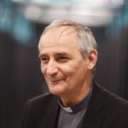 Спецпосланець Ватикану, кардинал Маттео Дзуппі, відправляється до Києва для сприяння миру і гуманітарних ініціатив