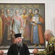 Предстоятель зустрівся з командиром 206 батальйону ТрО