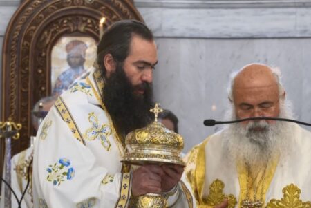 Суперечки всередині Кіпрської Церкви: Відмова ієрарха співслужити через поминання митрополита Епіфанія