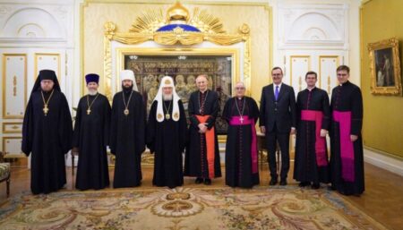 Патріарх Кирил збирається “захищати” українську паству