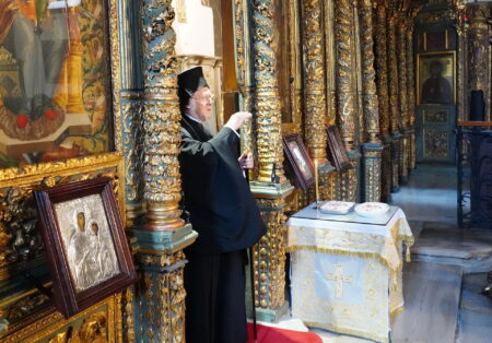 Вселенський Патріарх Варфоломій поминає померлих у Задушну суботу