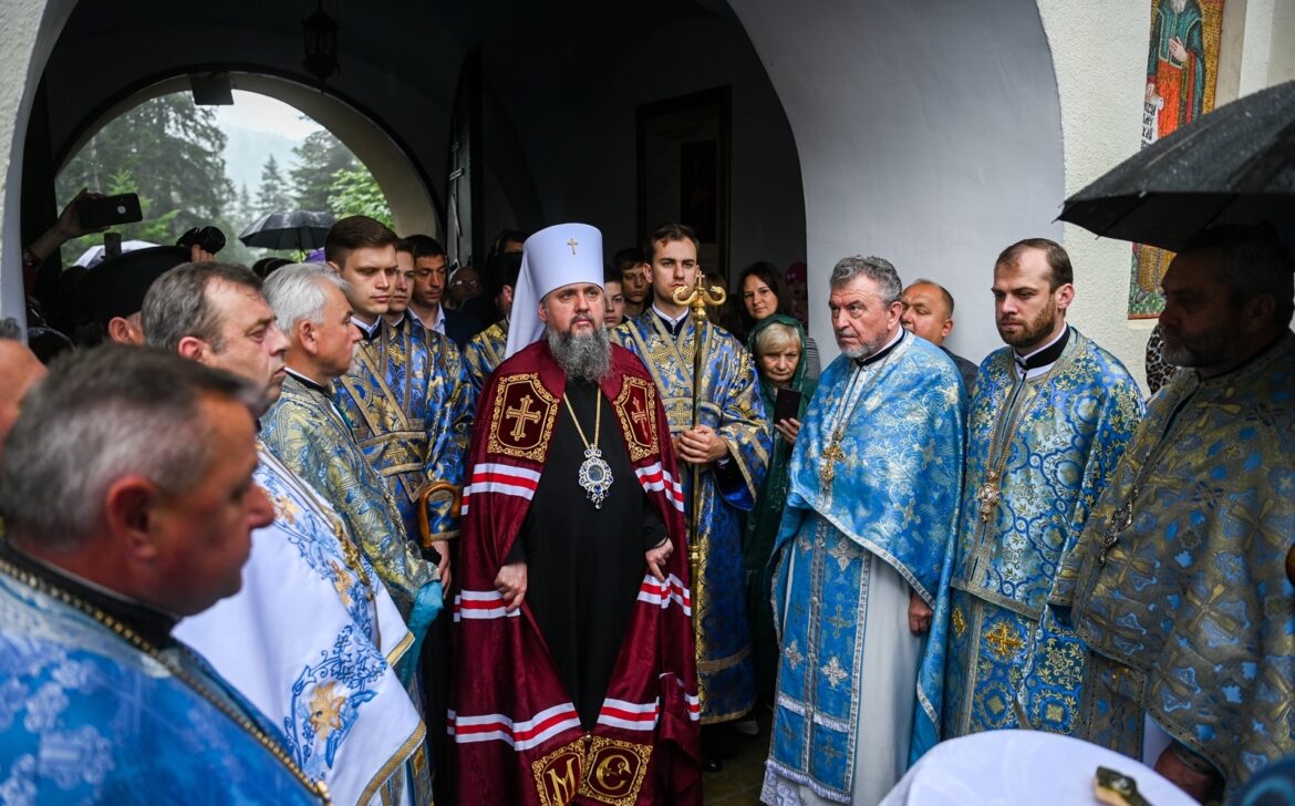 Митрополит Епіфаній очолив Божественну літургію в Манявському чоловічому монастирі
