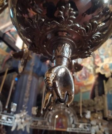 Молитва за сина і захист над ним: важливість духовного звернення батьків
