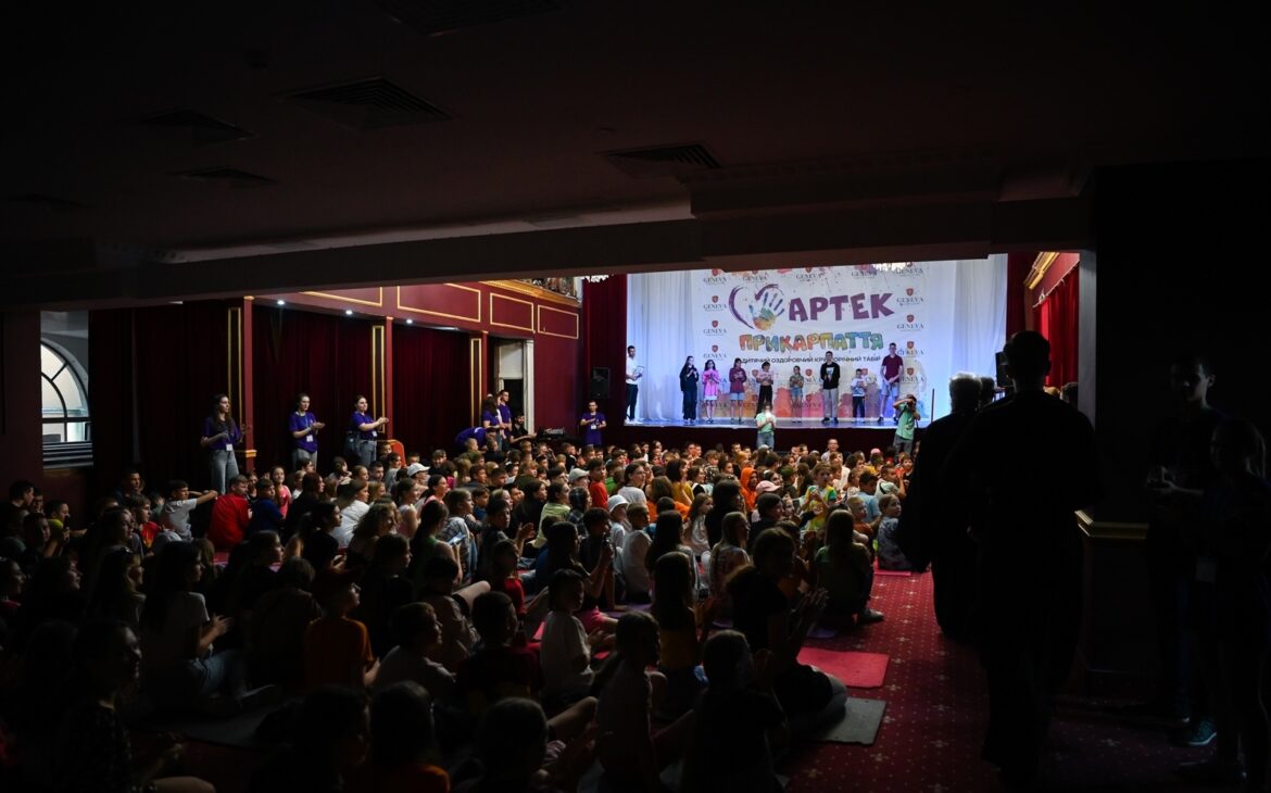 Предстоятель підтримав дітей захисників Батьківщини, дітей-сиріт та дітей-переселенців, які проходять оздоровлення в Трускавці