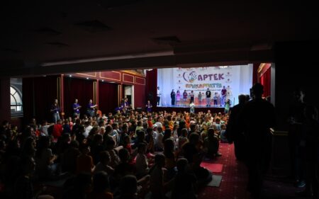 Предстоятель підтримав дітей захисників Батьківщини, дітей-сиріт та дітей-переселенців, які проходять оздоровлення в Трускавці