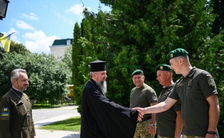 Митрополит Епіфаній відзначив прикордонників високими церковними нагородами