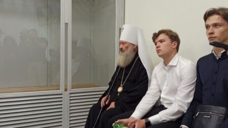 Митрополит Павло перебуватиме під вартою до 14 серпня — суд змінив запобіжний захід