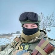 Момент історичного значення: Батьки воїна-добровольця Гліба Іванова отримали диплом на урочистостях у Києво-Могилянській академії