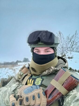 Момент історичного значення: Батьки воїна-добровольця Гліба Іванова отримали диплом на урочистостях у Києво-Могилянській академії