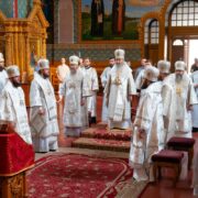 Предстоятелі обох православних церков України митрополити Онуфрій та Епіфаній сьогодні звершили заупокійне богослужіння у роковини смерті Блаженнішого Митрополита Володимира (Сабодана)