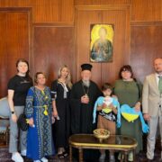 Дружини та матері українських військовослужбовців в полоні та загиблих воїнів зустрілися з Вселенським Патріархом у Стамбулі