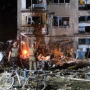 Святі Єрмолай, Єрміпп і Єрмократ: Шлях до віри та мучеництва