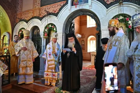 Єрусалимський патріарх помолився у монастирі РПЦЗ