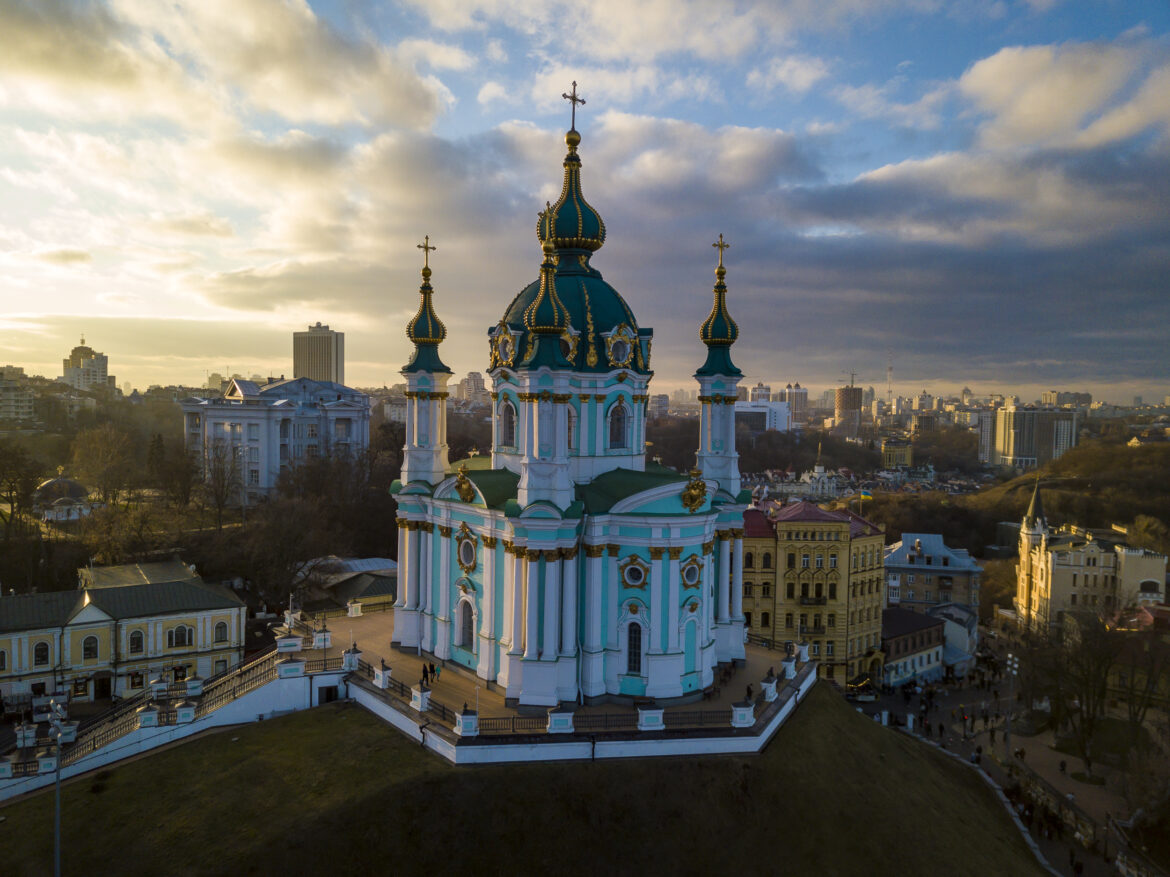 Андріївська церква: Духовна Спадщина Києва та Подяка Відвідувачам