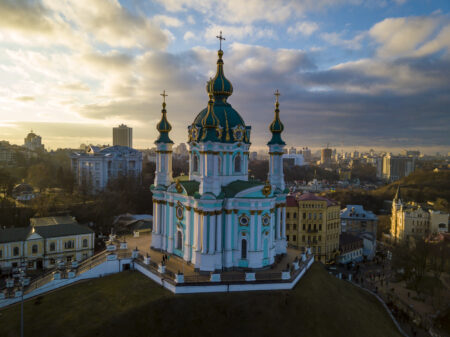 Андріївська церква: Духовна Спадщина Києва та Подяка Відвідувачам