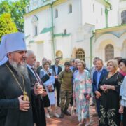 Митрополит Епіфаній звершив молебень за медиків та захисників України