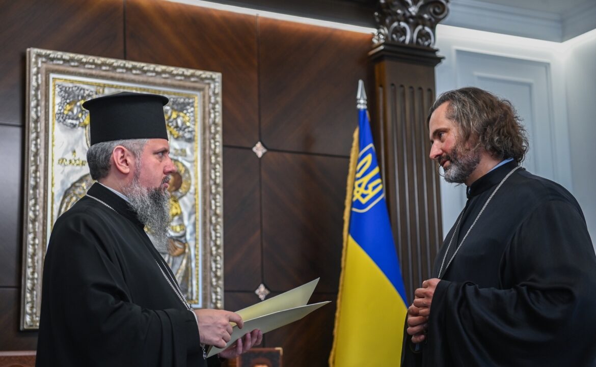 Митрополит Епіфаній прийняв священника, який разом з громадами доєднався до ПЦУ