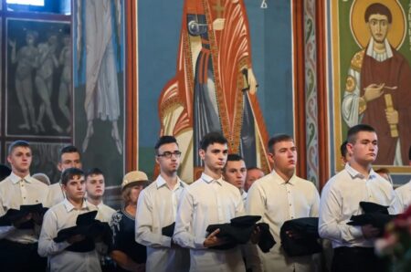 Спільність Студентів Отримала Підтримку від Предстоятеля: Благословення на Носіння Підрясника
