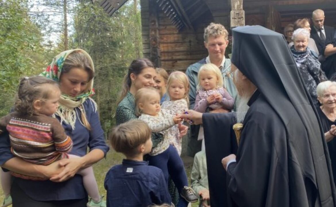 Вселенський патріарх зустрівся з православною молоддю у Каунісніємі