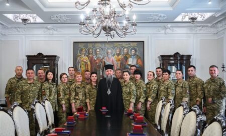 Предстоятель відзначив військових медиків, які евакуюють поранених захисників України