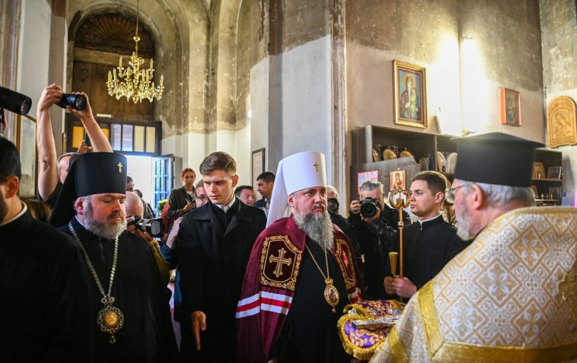 У Харкові Митрополит Епіфаній звершив молебень за перемогу України