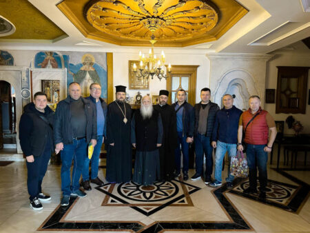 Українські паломники з митрополитом відвідали обитель Ксенофонт