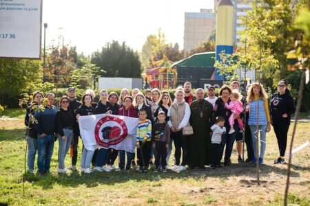Пам’ять і Символи: Дерева в Дніпрі на Честь Героїв