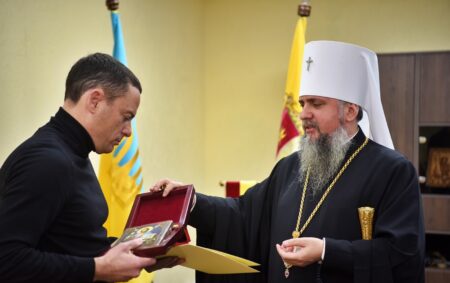Блаженніший Митрополит Епіфаній відвідав Кам’янське та благословив майбутній храм ПЦУ