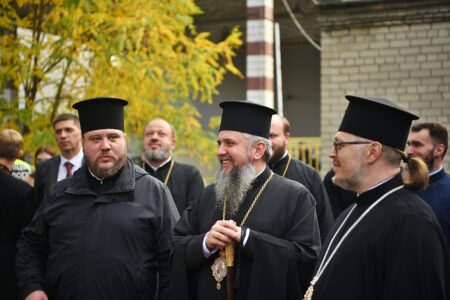 Митрополит Епіфаній відвідав Волонтерський Хаб у Дніпрі