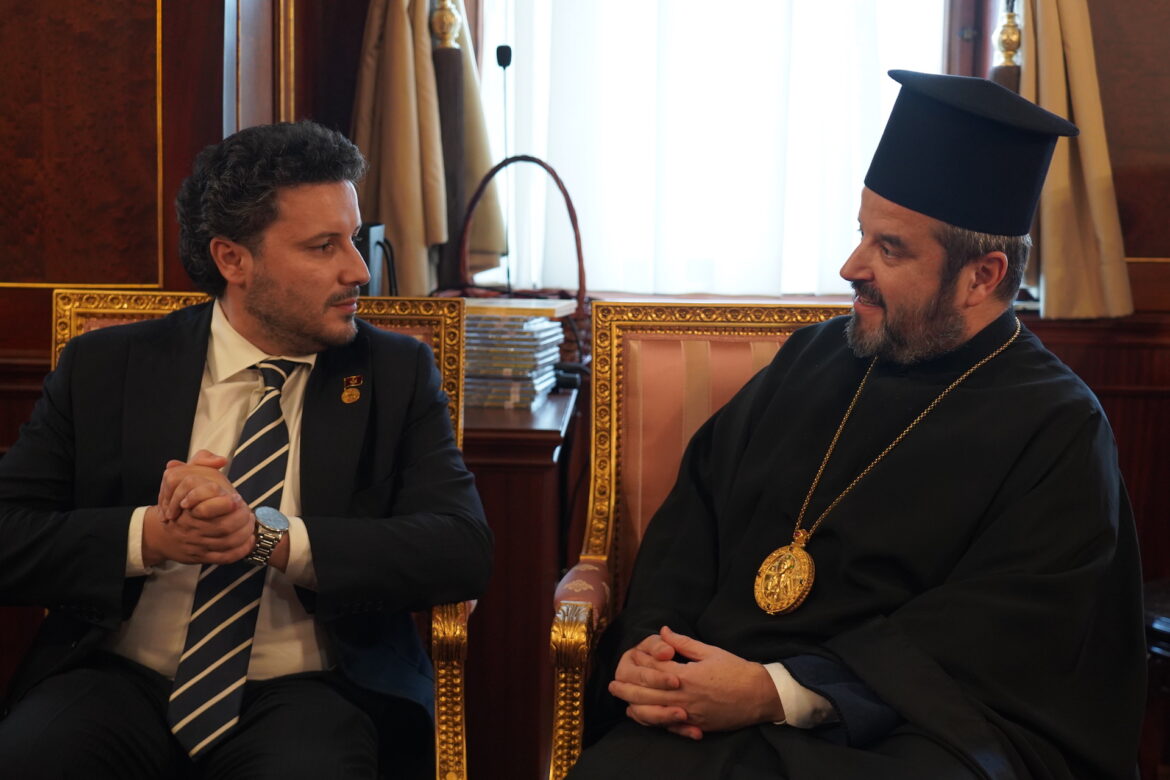 Прем’єр-міністр Чорногорії Відвідав Вселенський Патріархат: Урочистий Візит та Знайомство з Історією