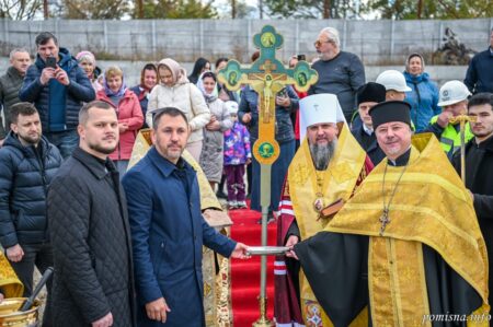 Урочисте освячення наріжного каменя для храму святого Іоана Богослова в Дарницькому районі Києва