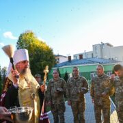 Предстоятель Української Православної Церкви відвідав Чернівці та помолився за захисників України