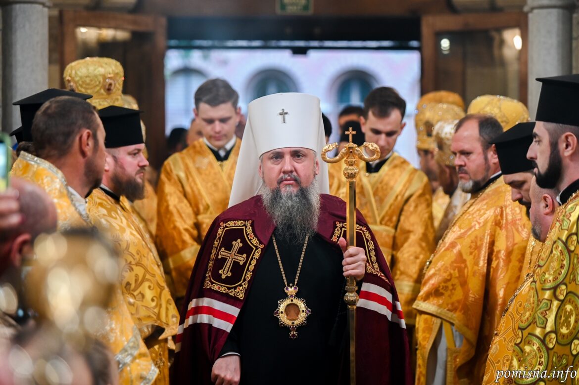Митрополит Епіфаній відслужив літургію в Чернівцях