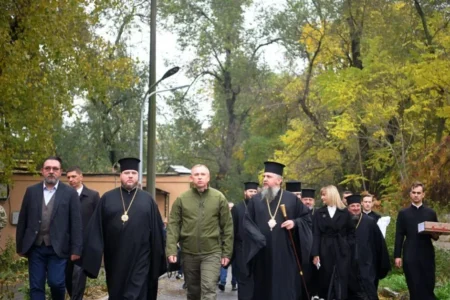 ВІДЕОЗВІТ/Митрополит Епіфаній нагородив героїв Дніпропетровщини в історичному візиті