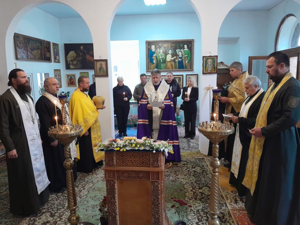 Символічна подія в Херсоні: Єпископ Никодим звершив подячну молитву на річницю визволення