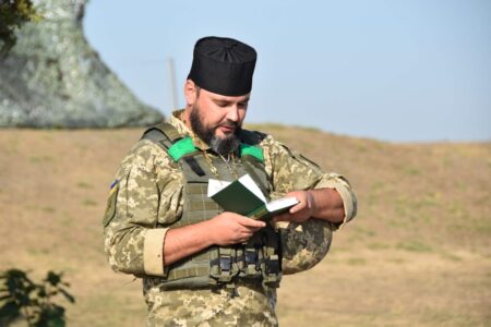 Духовна міць на фронті: Капеланське служіння в ЗСУ через призму отця Антонія Панасенка