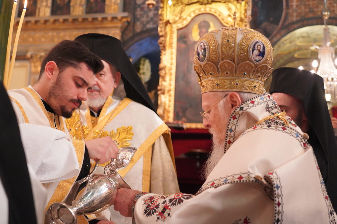 Величний Обряд Введення Пресвятої Богородиці: Вселенський Патріарх Варфоломій очолив Літургію у святковому Соборі
