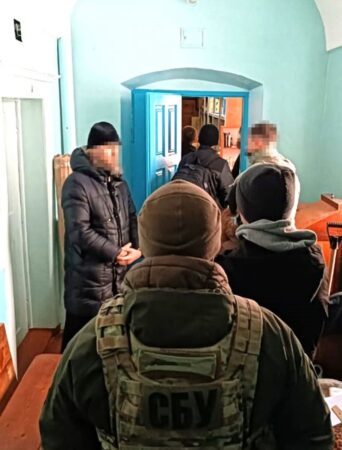 Розслідування наживо: Обшуки у Почаївській Лаврі через поширення російської ідеології