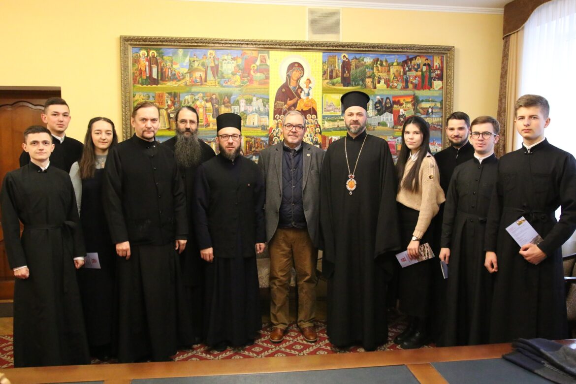 Співпраця на духовних шляхах: ВПБА та ПАК об’єднують зусилля для розвитку душпастирської освіти