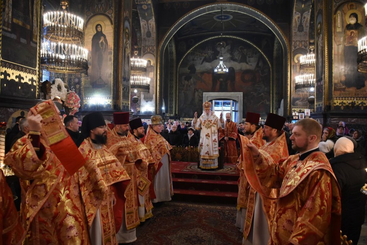 Патріарх Філарет: Урочиста Літургія та вшанування Святої Варвари в Володимирському Соборі Києва