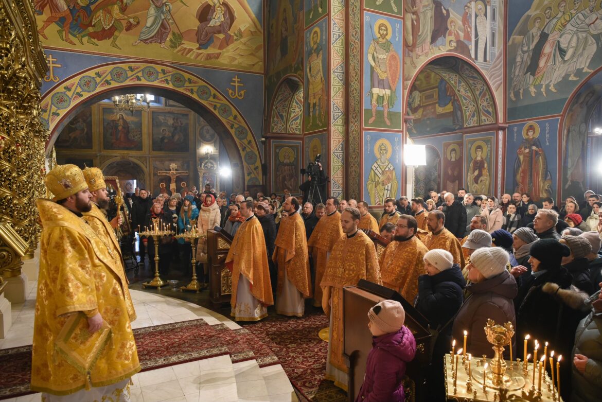 Вогник віри: проповідь владики Єфрема на 28-й неділі після П’ятдесятниці в Михайлівському Золотоверхому монастирі